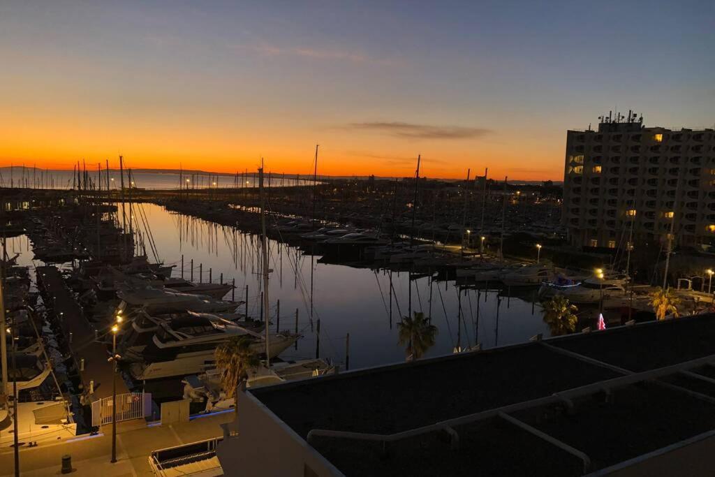 Appartement Vue Mer Et Port, Refait A Neuf Pour Vous ! Climatise La Grande-Motte Exterior photo